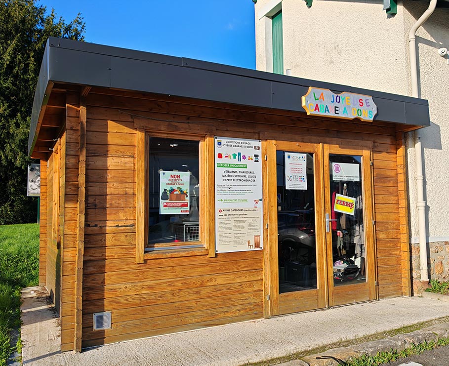 Cabane_a_dons01